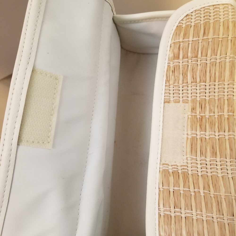 Bvlgari HydraThe Vitalisant Makeup / Toiletry Bag - Picture 3 of 16